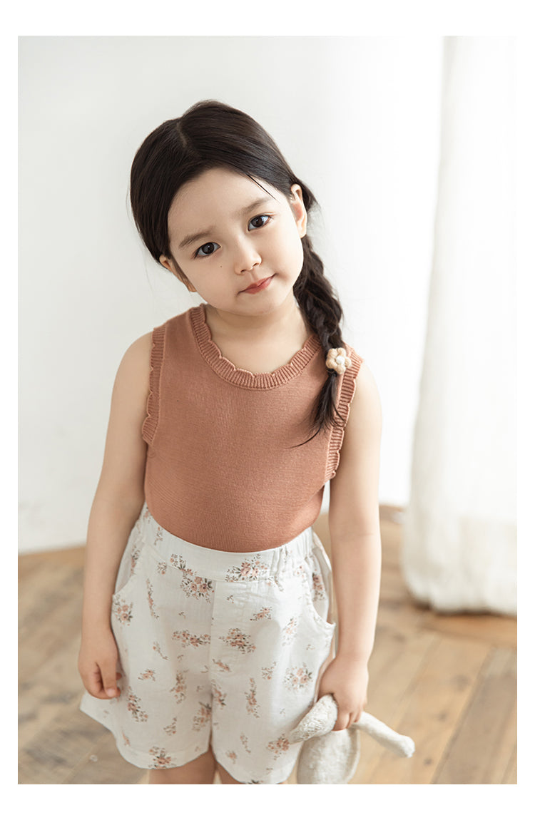 Girls LIghtweight White Cotton Shorts, Vintage Floral