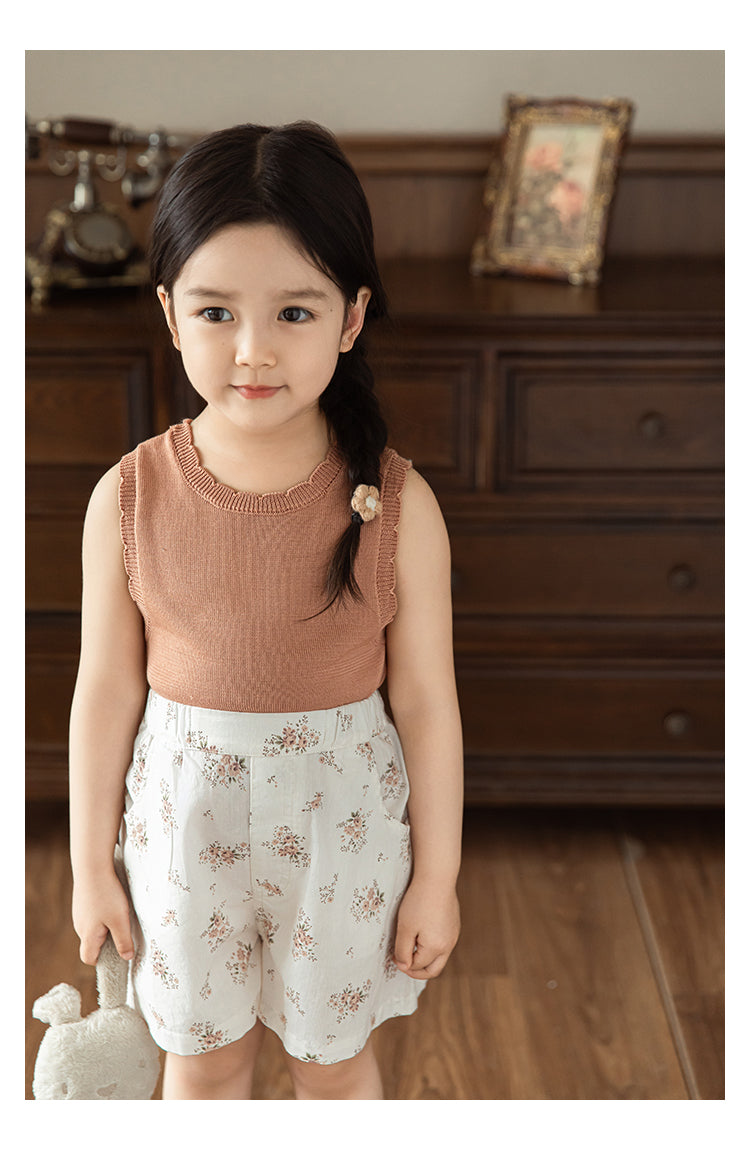 Girls LIghtweight White Cotton Shorts, Vintage Floral